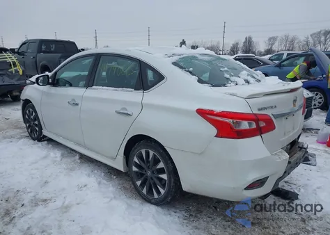 2016 Nissan Sentra Sr z USA, uszkodzony, nr VIN 3N1AB7AP3GY329958